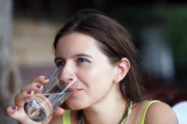 Drink water to Stop Someone From Snoring